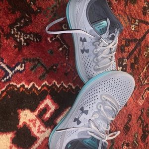 Under Armor charged impulse tennis shoes